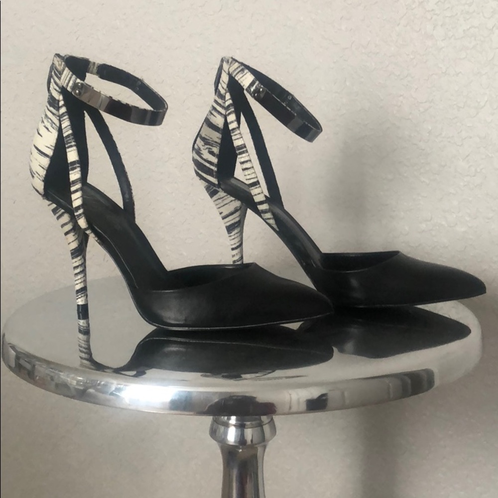 Black snakeprint heel w/ metal accent ankle strap